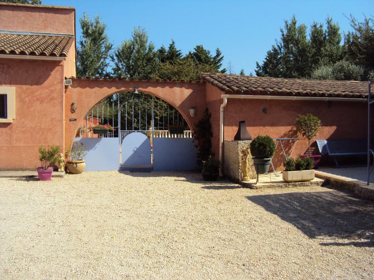 Maison D'Hotes La Douloire Pernes-les-Fontaines Exterior foto